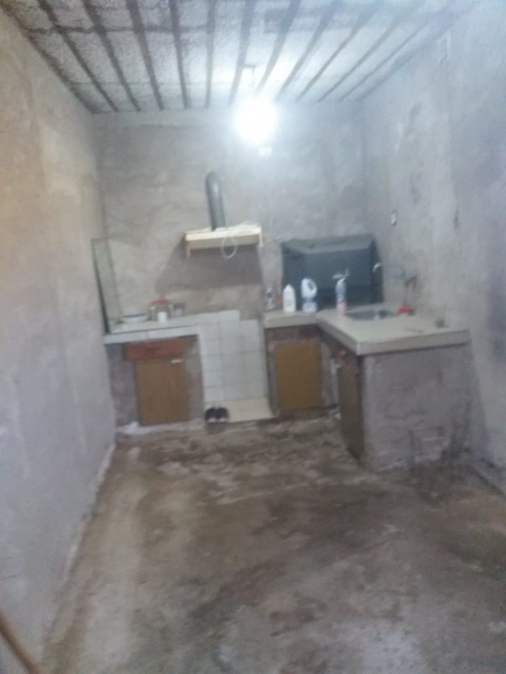 Venta; Casa a refaccionar/restaurar con amplio patio