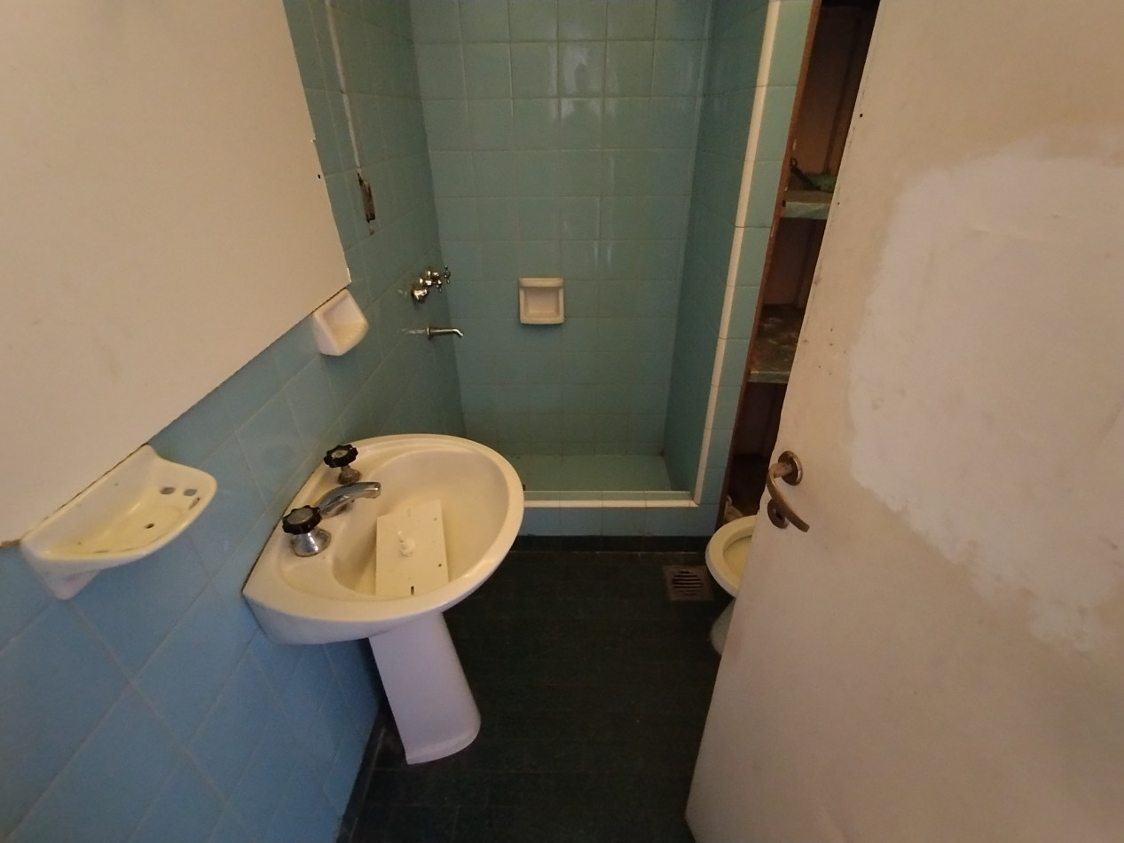 Casa en venta en el barrio km 5 a restaurar