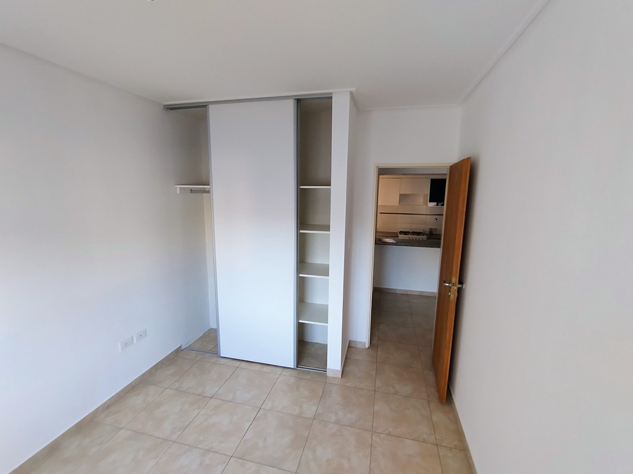 En venta departamento con cochera en Bahia Blanca 