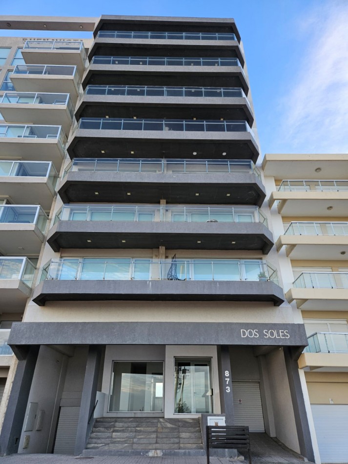 Departamento frente al mar en venta en Monte hermoso 