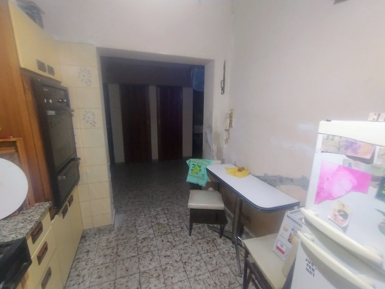 Casa en venta para reciclar en barrio universitario 