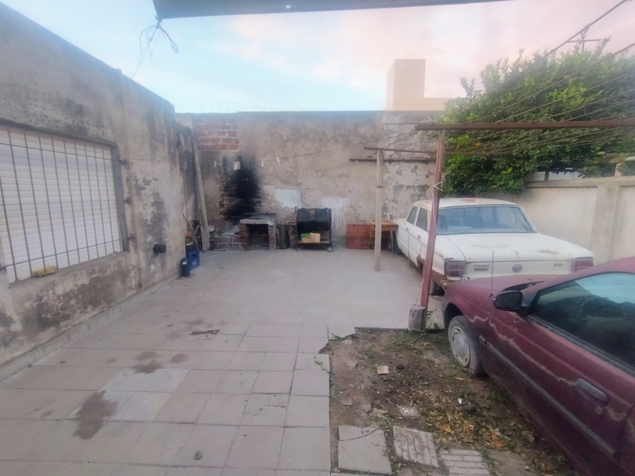 Casa en venta para reciclar en barrio universitario 