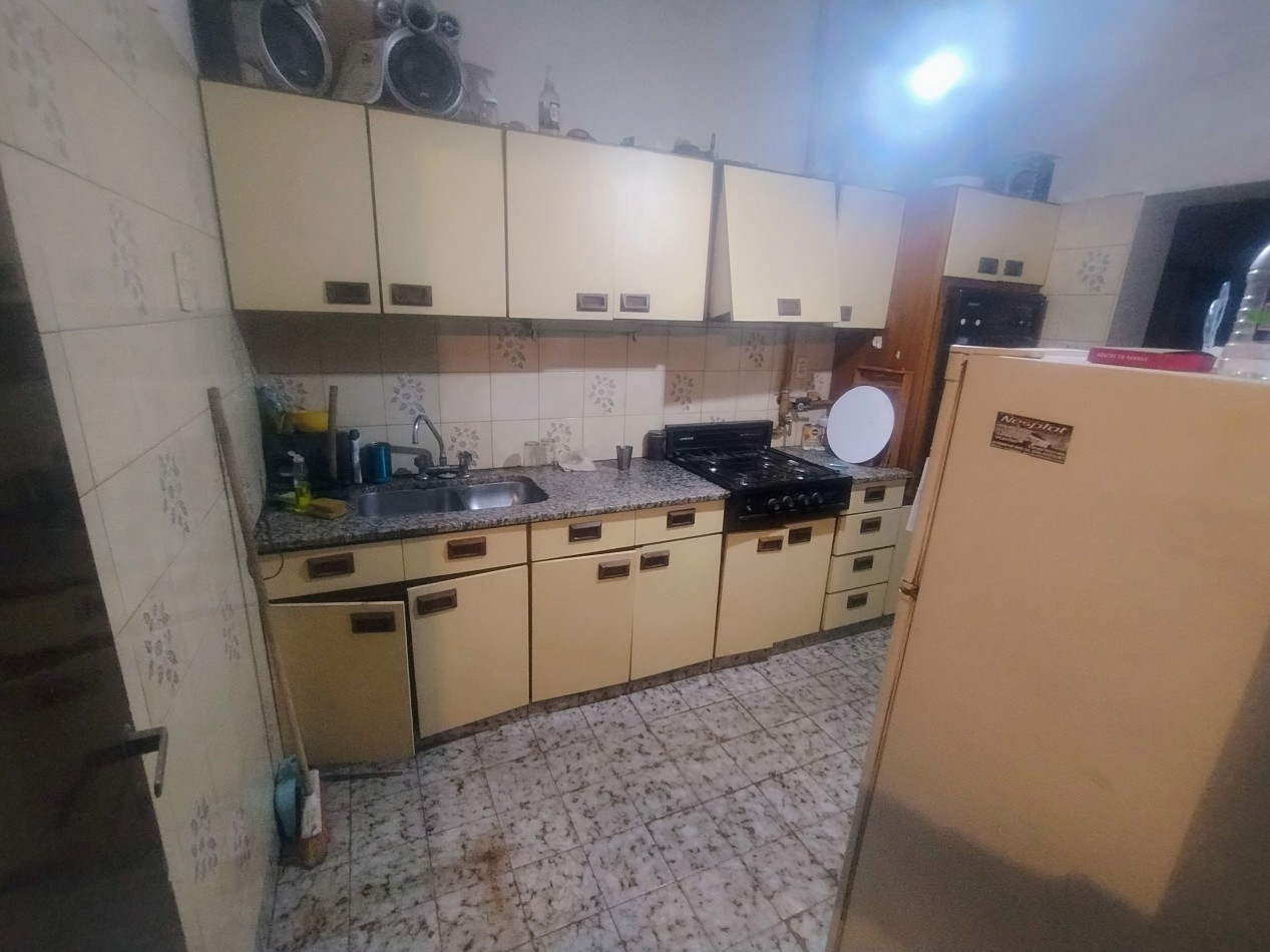 Casa en venta para reciclar en barrio universitario 