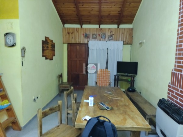 Vendo casa 3 dormitorios  y departamento en Ingeniero White 