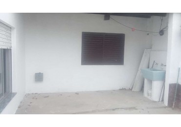 casa en alquiler dos dormitorios cerca del centro Bahia Blanca . BArrio la Falda 