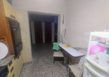 Casa en venta para reciclar en barrio universitario 