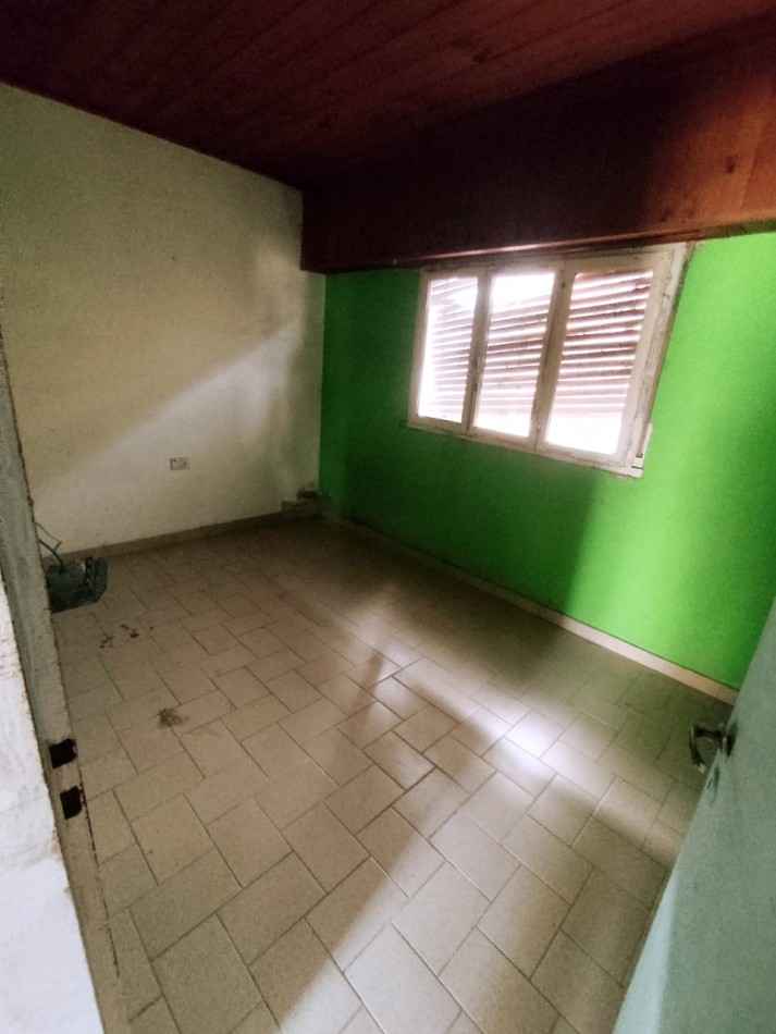 CASA CON TERRENO GRANDE