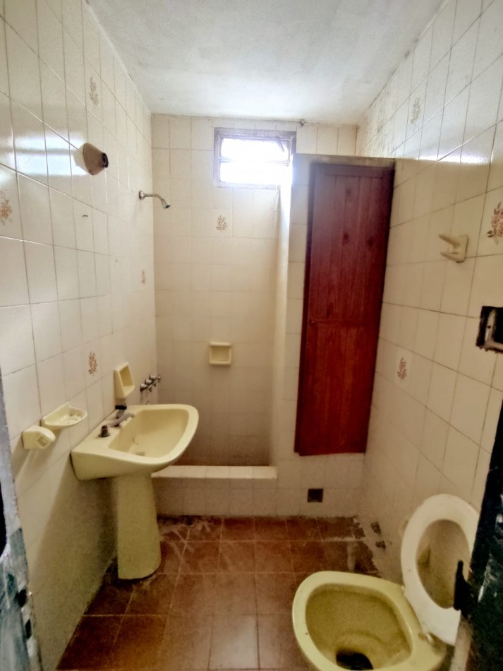 CASA CON TERRENO GRANDE